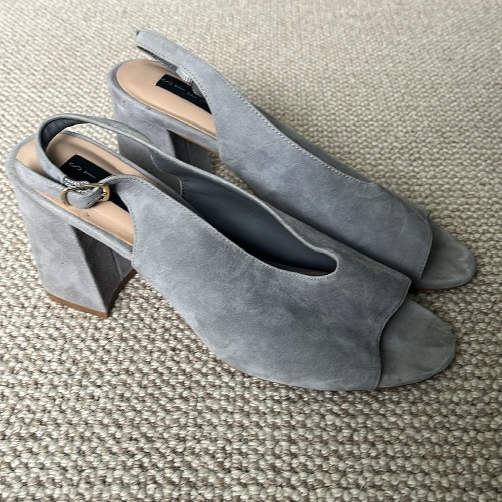 Steven by Steve Madden Gray Heels